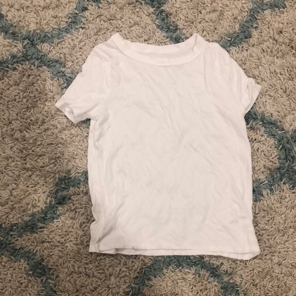 seamless white crop shirt